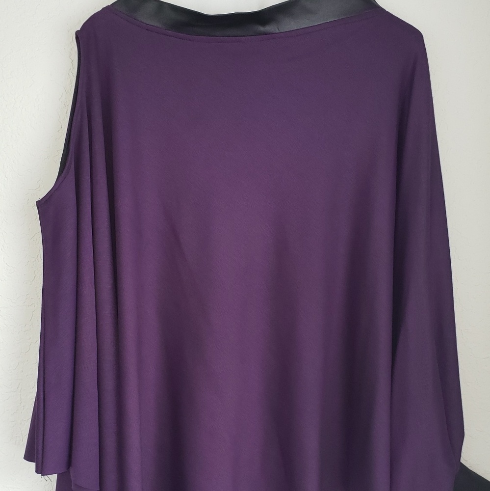 Tops - Picture 2 of 2